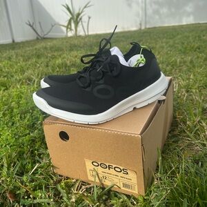 *NEW* OOFOS 00mg LS Laced Men’s athletic/recovery shoe size 12